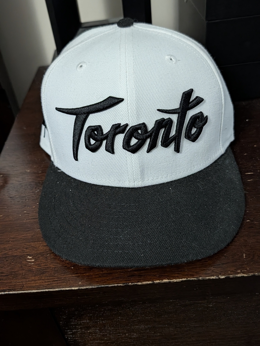 New Era Toronto Raptors Script Fitted - White & Black